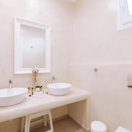 Naxian Emerald Hotel 4*